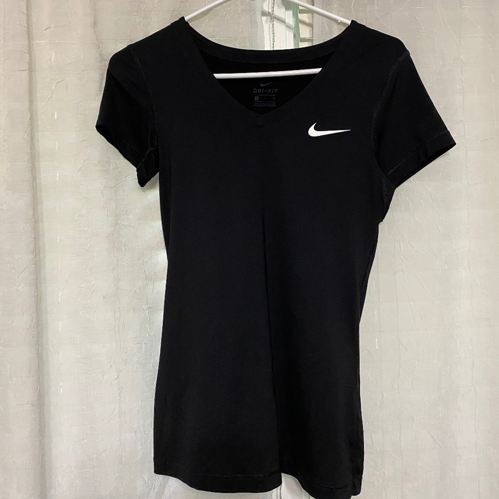 Black Nike Workout Shirt - Picture 1 of 1